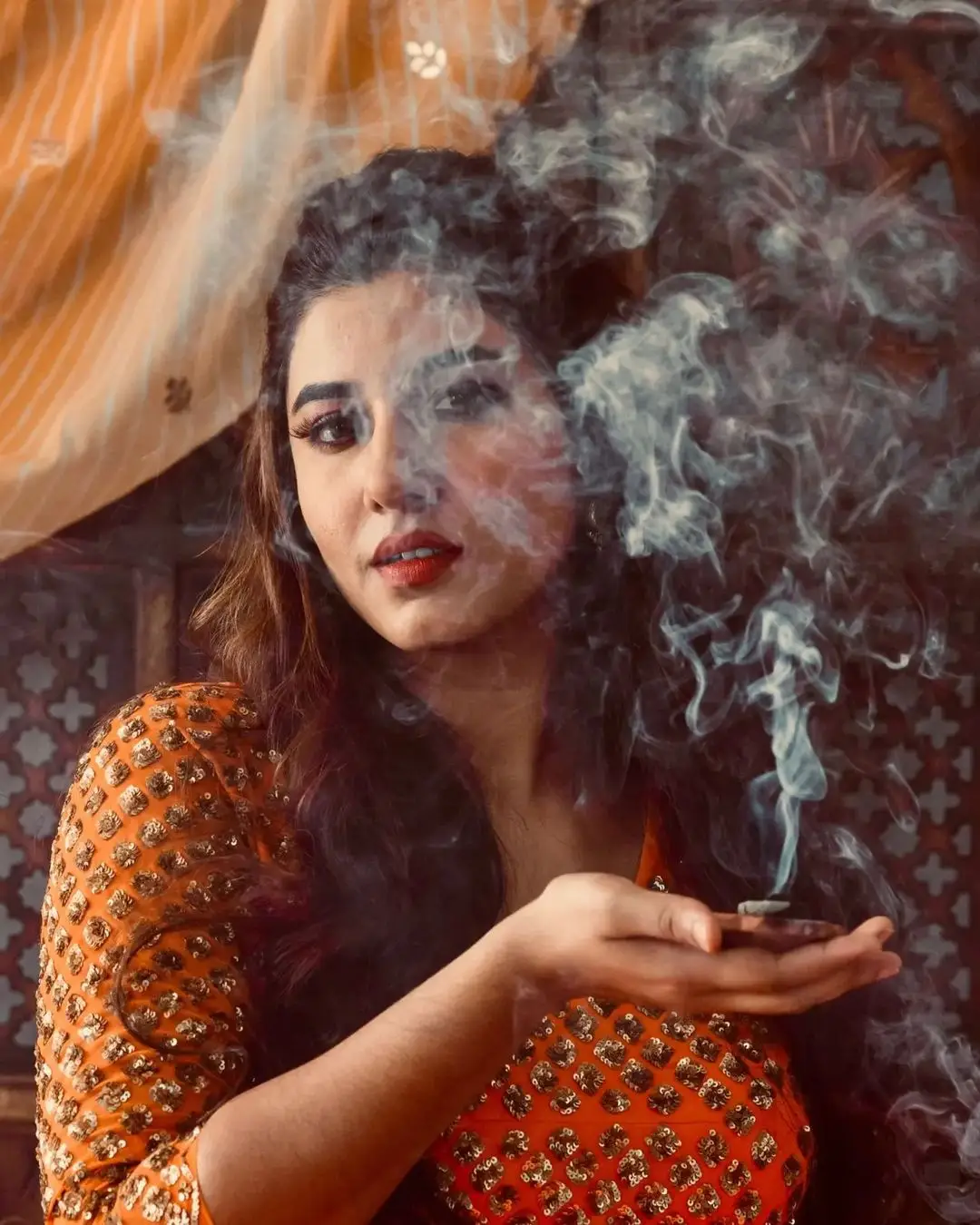 Vishnupriya special photoshoot with Smoke