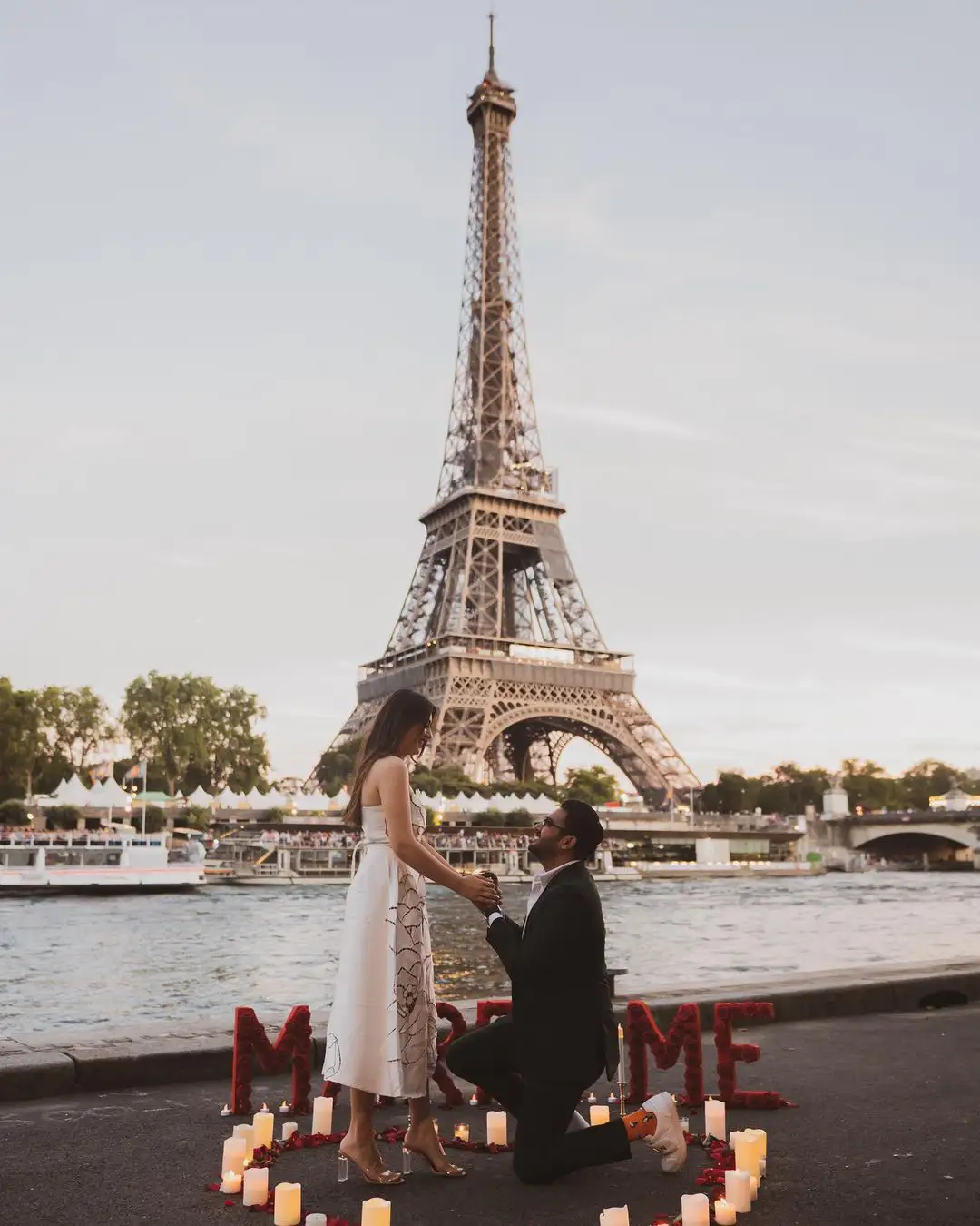 Hansika with her boyfriend at Eiffel tower