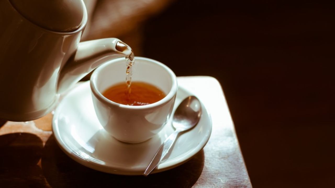Morning Tea : మీకు ఉదయాన్నే నిద్ర లేవగానే టీ తాగే అలవాటు ఉందా??