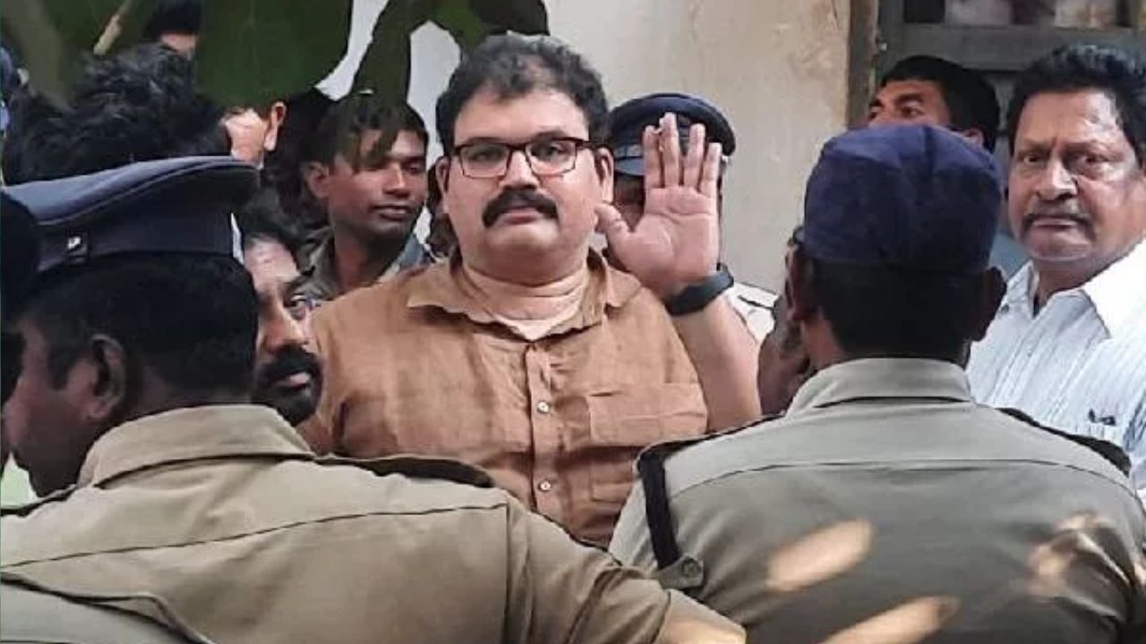 Gannavaram Riots: టీడీపీ నేత పట్టాభి గాయాలతో గన్నవరం కోర్టుకు హాజరు.. 14 రోజుల రిమాండ్!