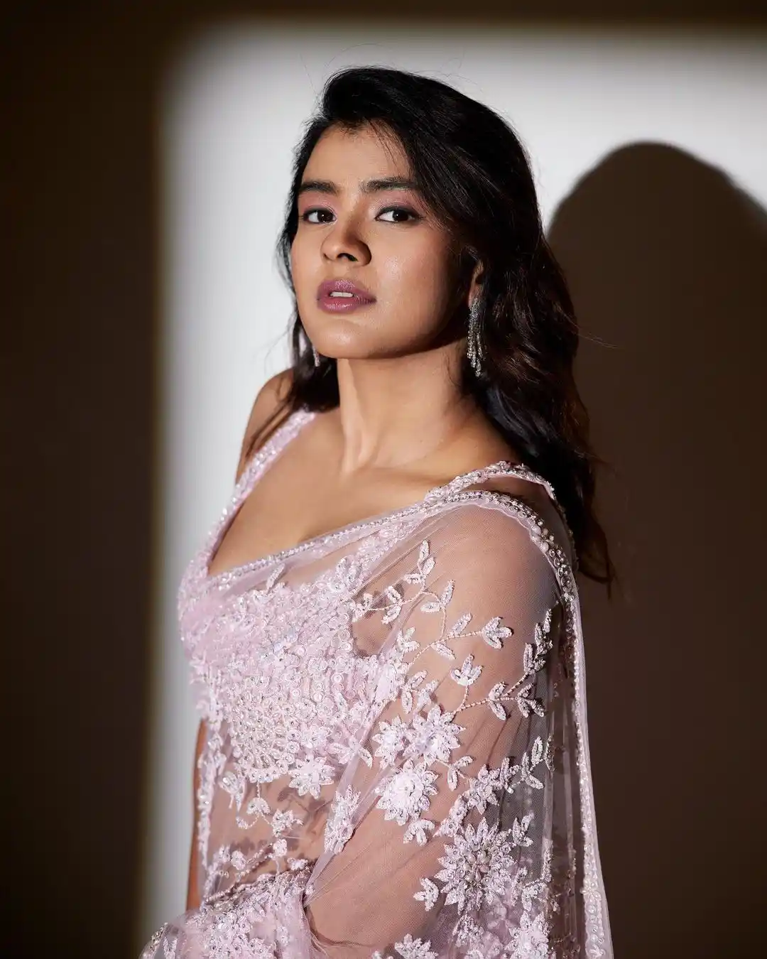 Hebah Patel shines in Saree after a long time