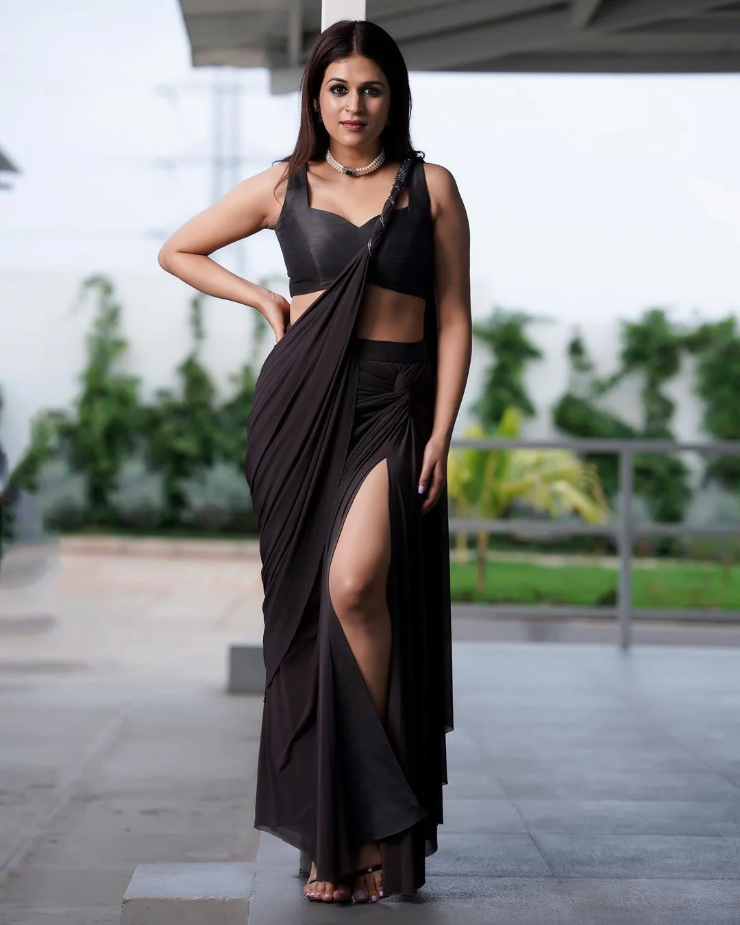 Shraddha Das Skin Show in black saree