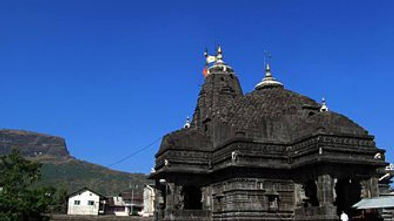 Traimbhakeshwar temple: లోపల చతురస్రాకారంలోను… బయట నక్షత్రాకారంలోను ఉండే దేవాలయం ఏదో తెలుసా…?