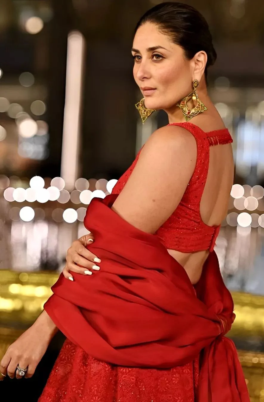 Kareena Kapoor Sizzles In Spicy Red