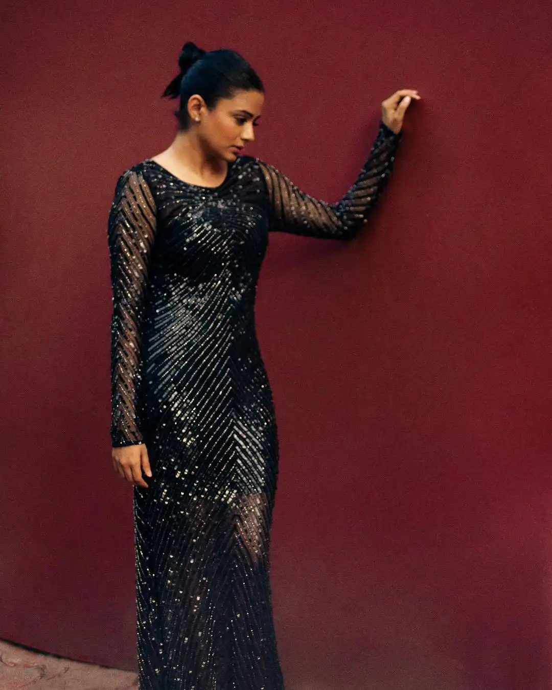Priyamani stunning looks in black dress